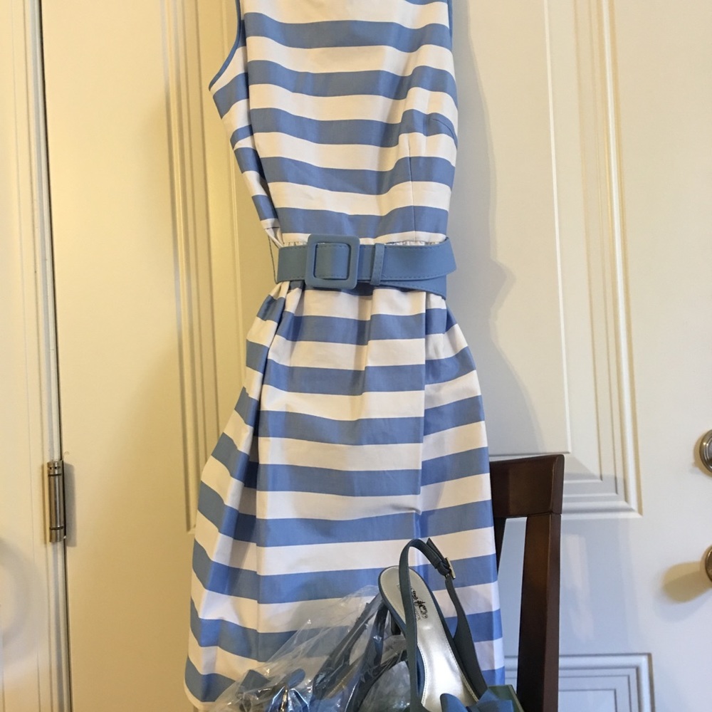 A-line dress w/pockets. Selling shoes separately.